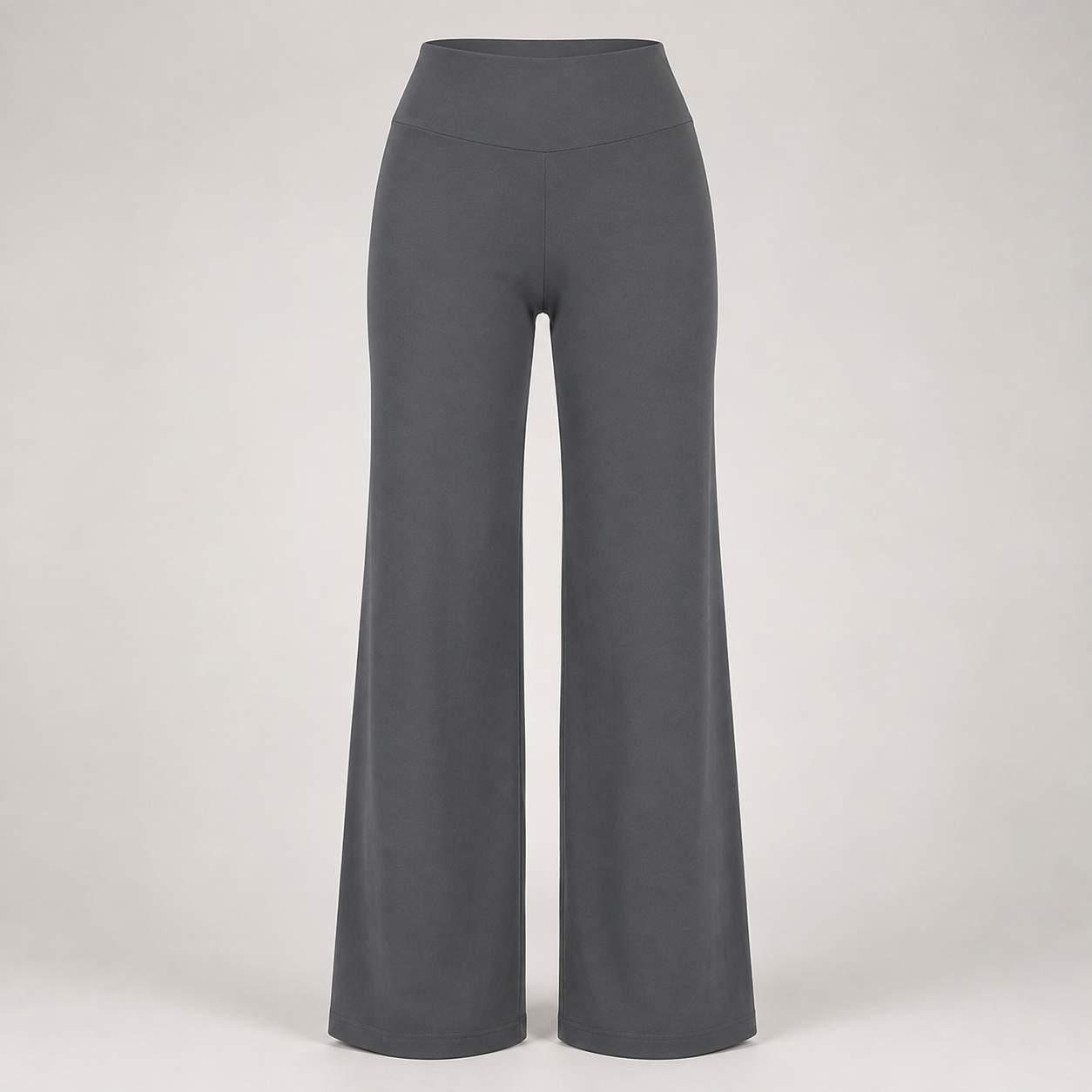 Hochgeschnittene Hose mit geradem, weitem Bein