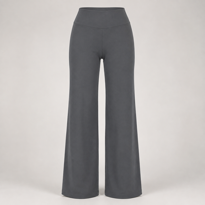 Hochgeschnittene Hose mit geradem, weitem Bein