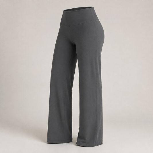 Hochgeschnittene Hose mit geradem, weitem Bein